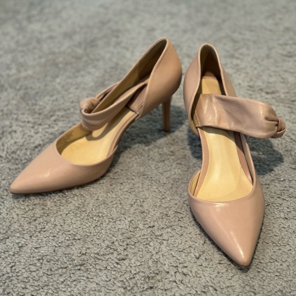 Nine West Nude Pumps